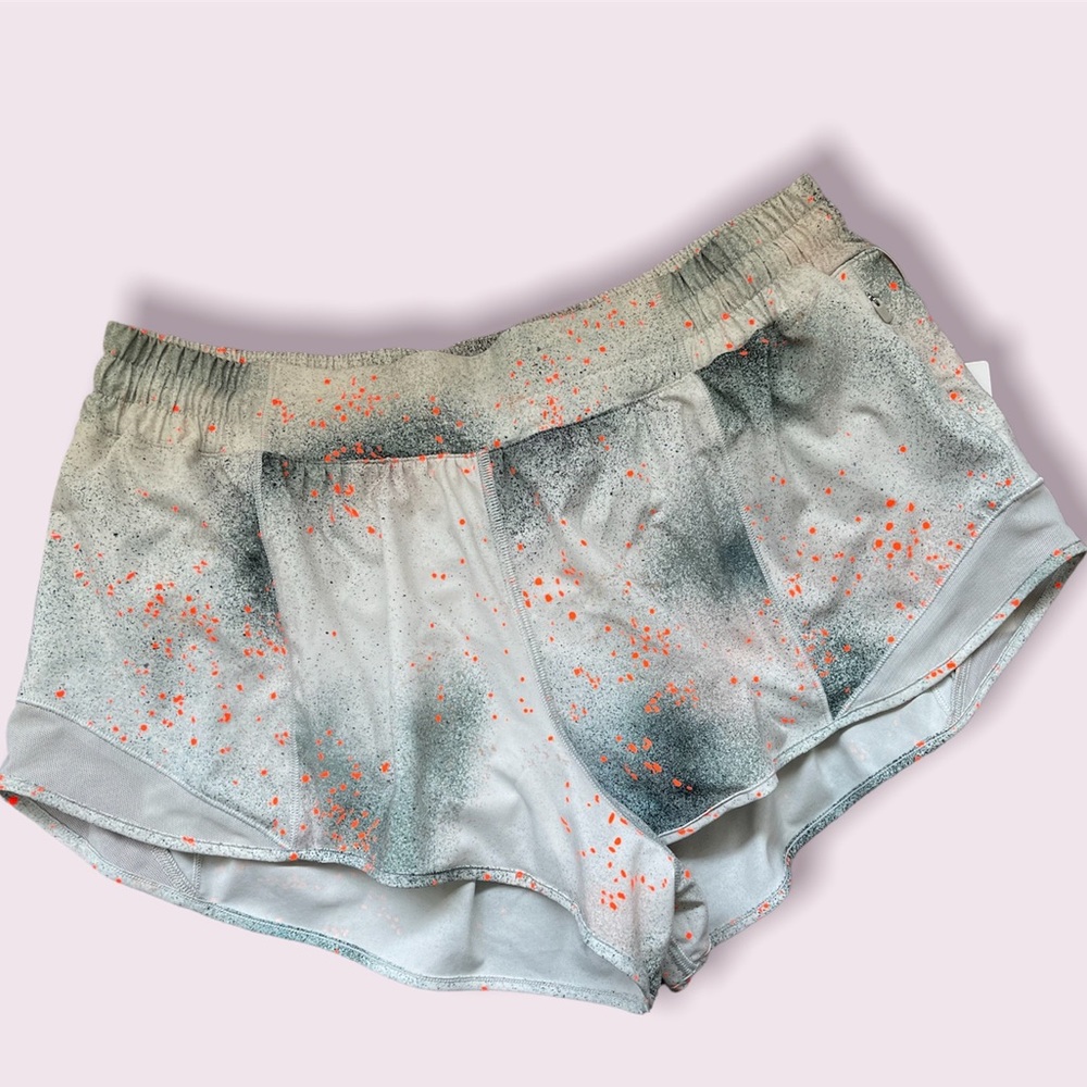 Lululemon Hotty Hot Low-Rise Short 2.5" - Reflective - NWT